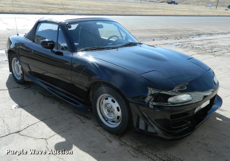 image for item J8757 1990 Mazda MX-5 Miata convertible