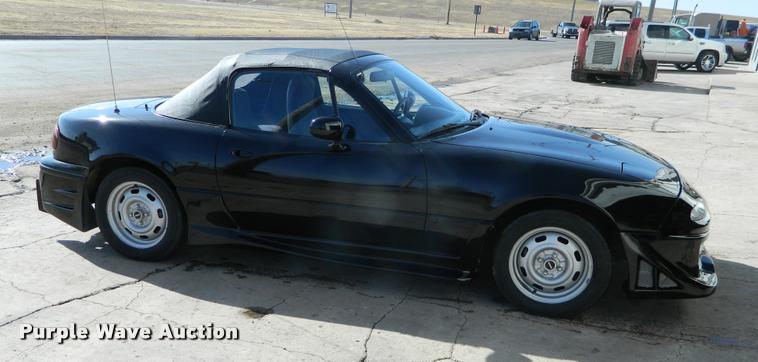 image for item J8757 1990 Mazda MX-5 Miata convertible