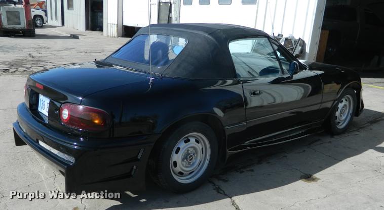 image for item J8757 1990 Mazda MX-5 Miata convertible
