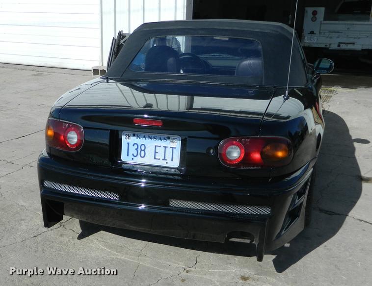 image for item J8757 1990 Mazda MX-5 Miata convertible