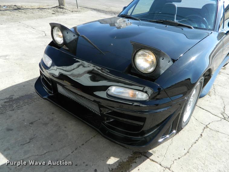 image for item J8757 1990 Mazda MX-5 Miata convertible