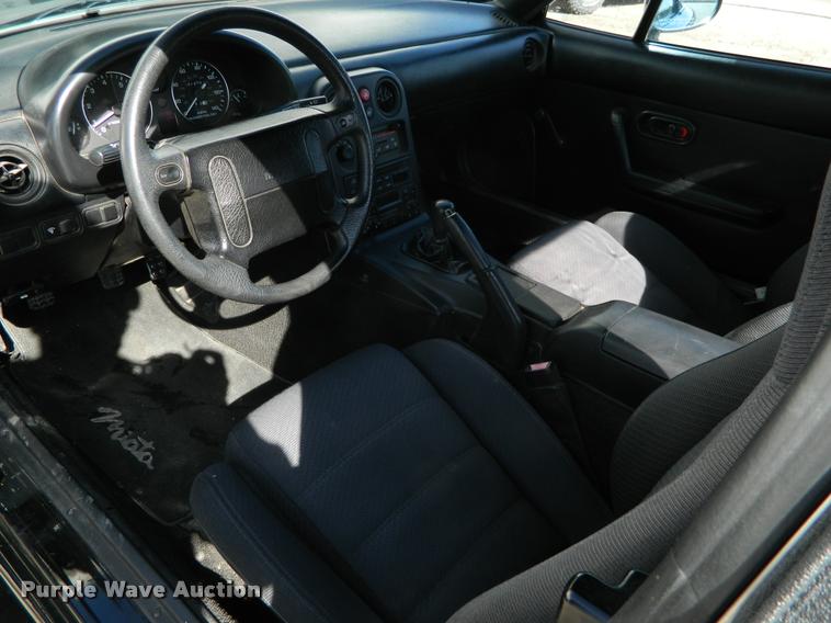 image for item J8757 1990 Mazda MX-5 Miata convertible