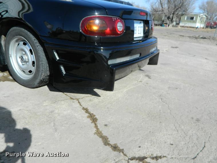 image for item J8757 1990 Mazda MX-5 Miata convertible