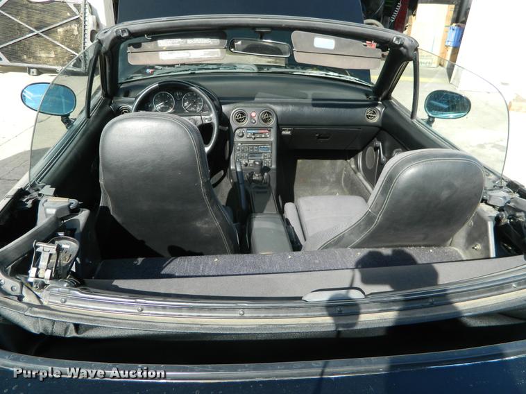 image for item J8757 1990 Mazda MX-5 Miata convertible