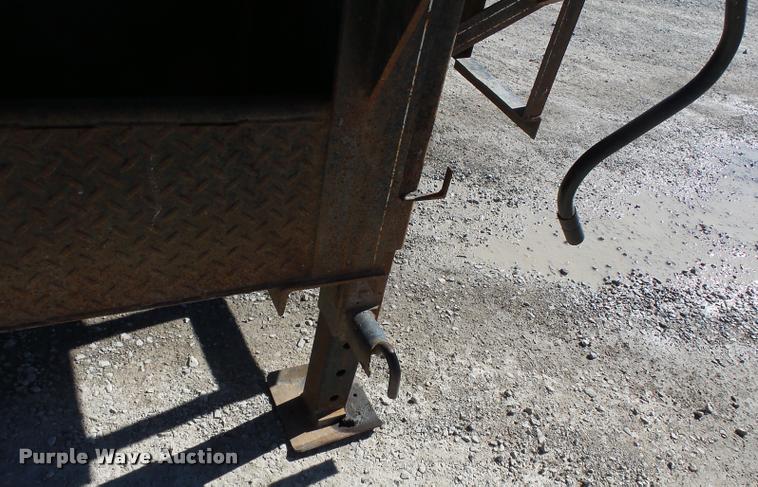 image for item K3343 2009 Mid-america equipment trailer