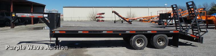 image for item K3344 1996 Donahue HF24BT equipment trailer