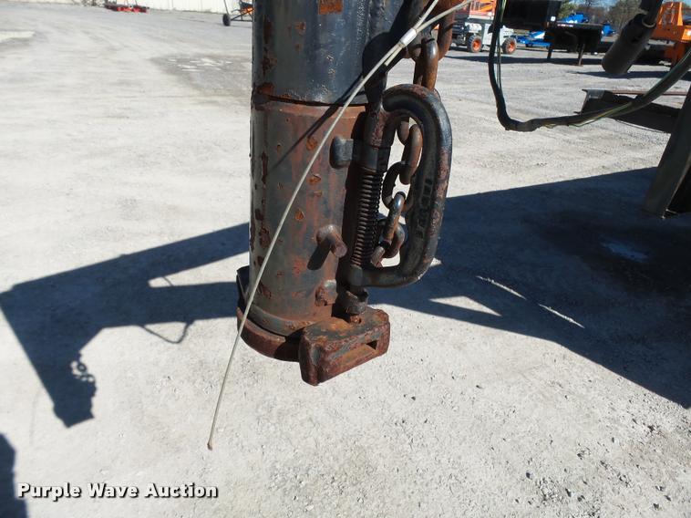 image for item K3344 1996 Donahue HF24BT equipment trailer