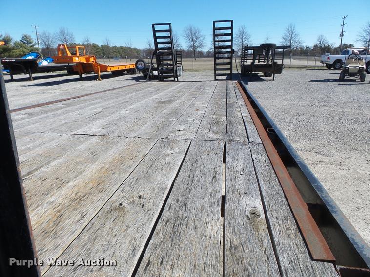 image for item K3344 1996 Donahue HF24BT equipment trailer