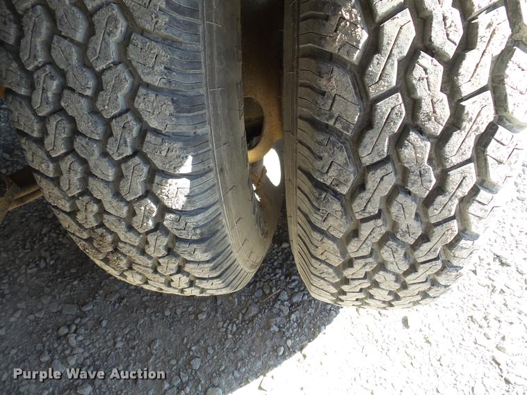 image for item K3344 1996 Donahue HF24BT equipment trailer