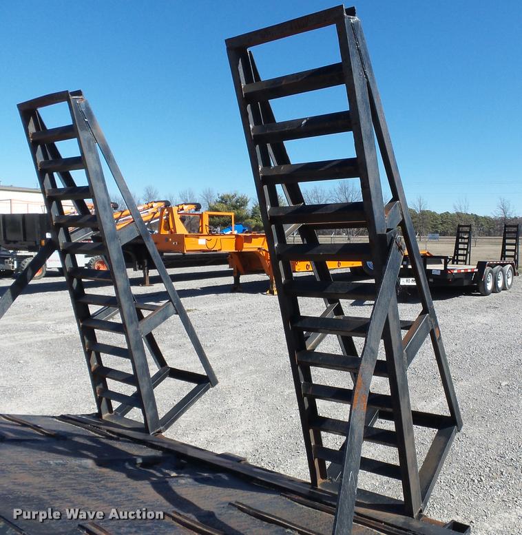 image for item K3344 1996 Donahue HF24BT equipment trailer