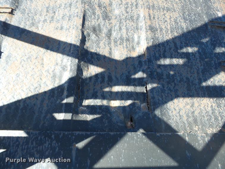 image for item K3344 1996 Donahue HF24BT equipment trailer