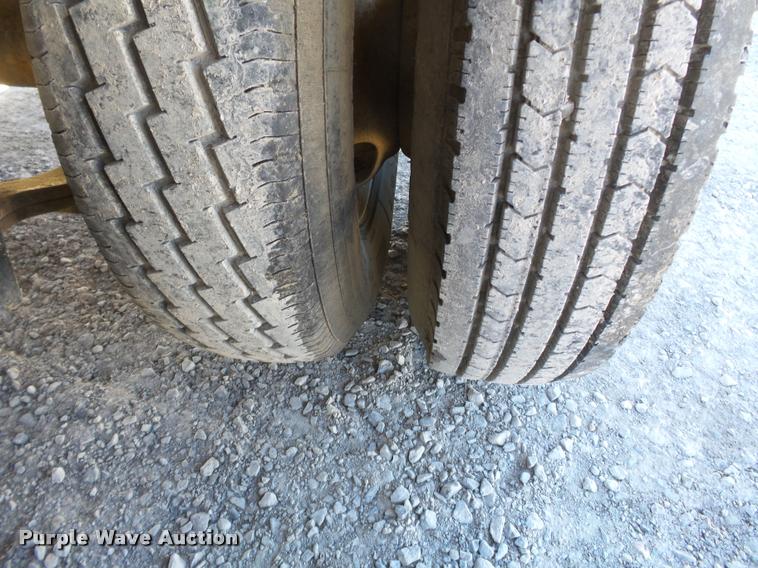 image for item K3344 1996 Donahue HF24BT equipment trailer