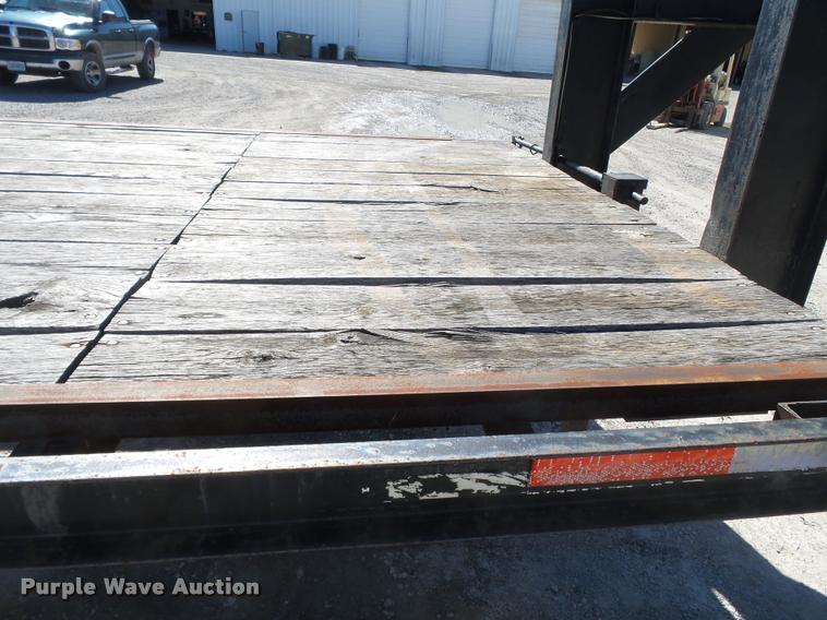 image for item K3344 1996 Donahue HF24BT equipment trailer