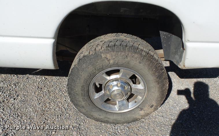 image for item K3367 2005 Dodge Ram 2500 Quad Cab pickup truck
