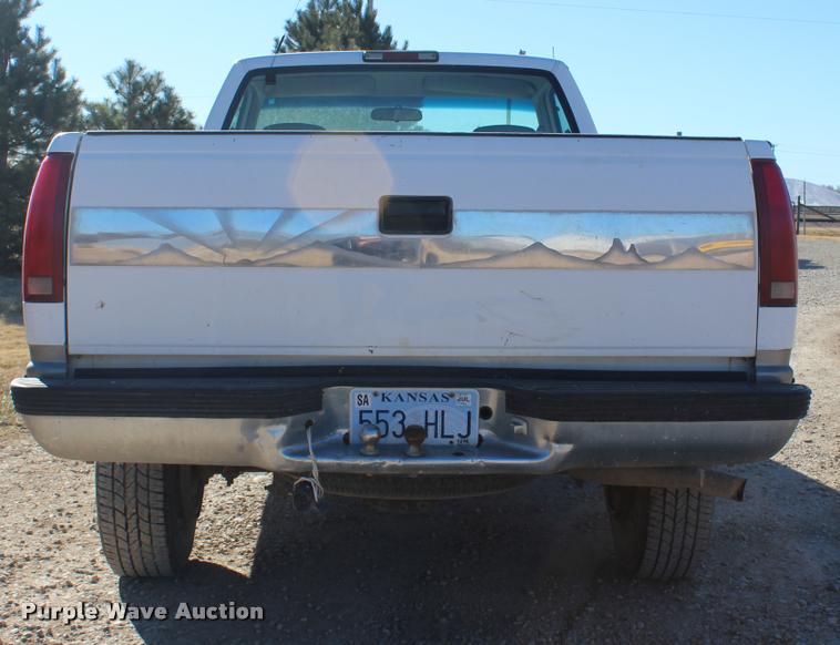 image for item K5781 2000 Chevrolet 2500 pickup truck