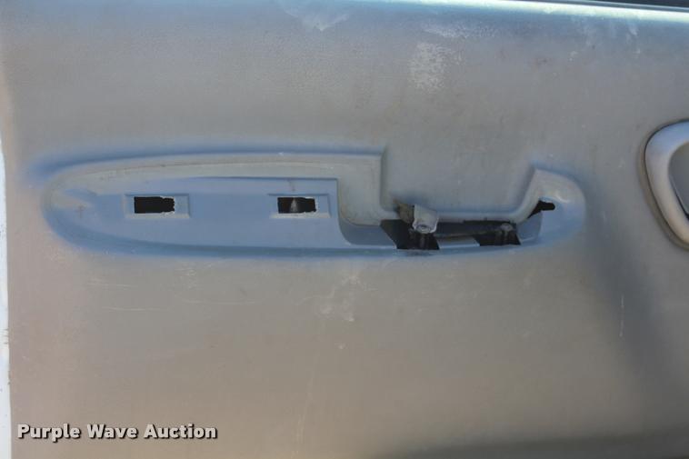 image for item K5781 2000 Chevrolet 2500 pickup truck