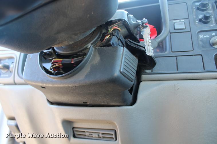 image for item K5781 2000 Chevrolet 2500 pickup truck