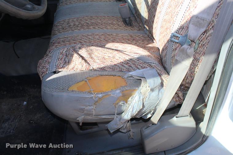 image for item K5781 2000 Chevrolet 2500 pickup truck