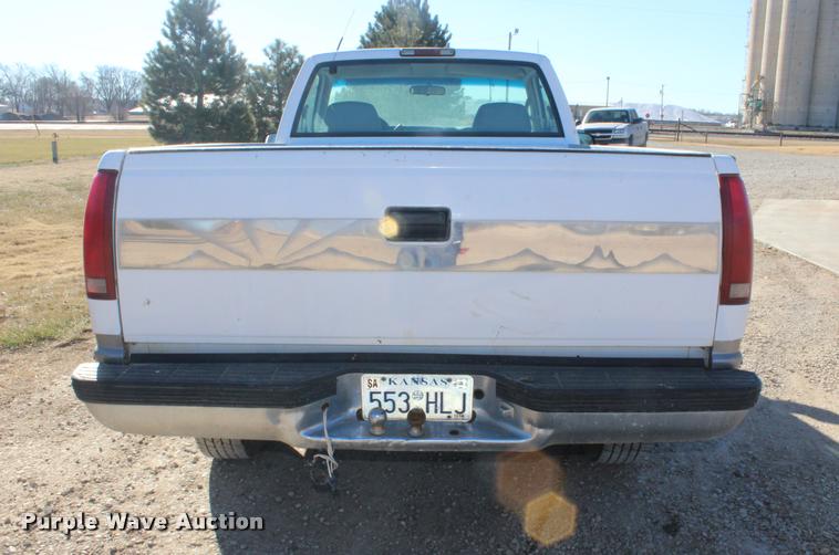 image for item K5781 2000 Chevrolet 2500 pickup truck