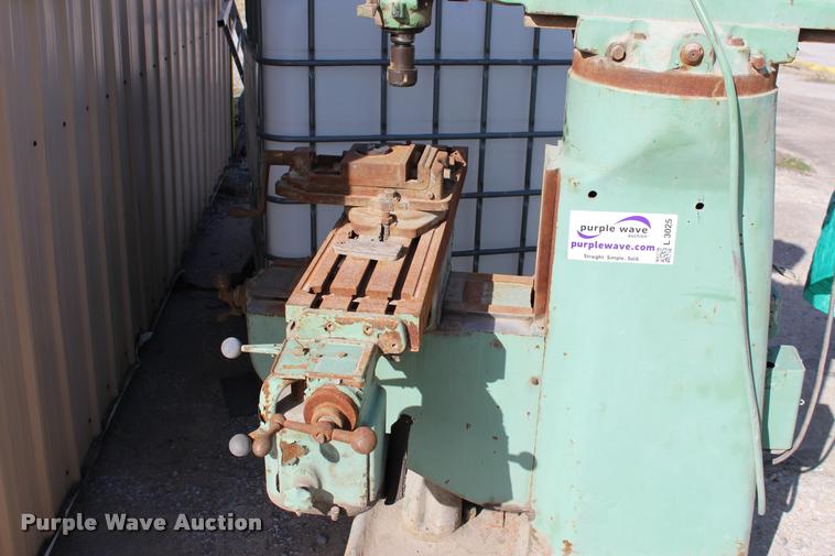 image for item L3025 Bridgeport mill