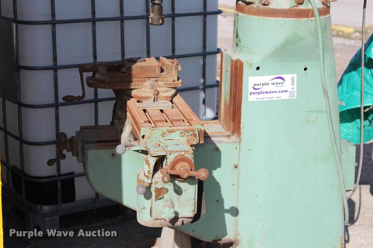 image for item L3025 Bridgeport mill