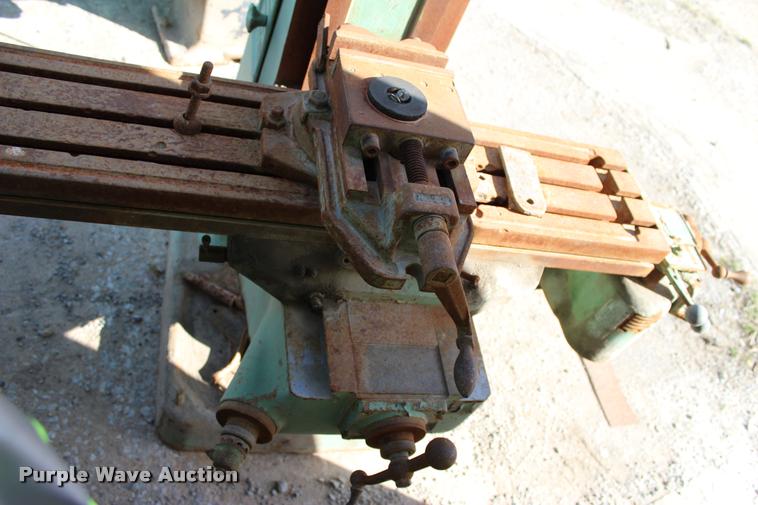 image for item L3025 Bridgeport mill