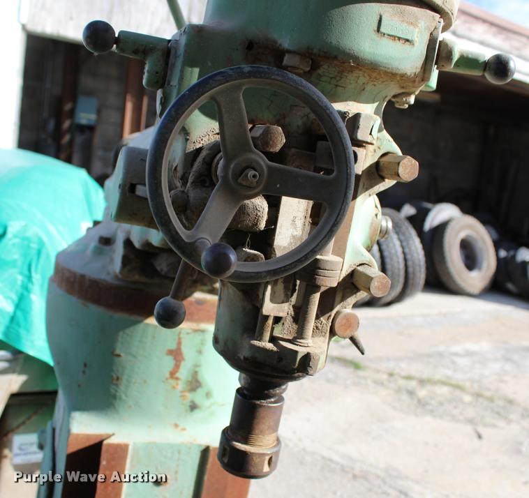 image for item L3025 Bridgeport mill