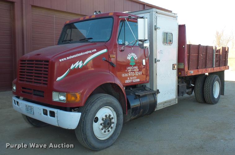 image for item L4586 1994 International 8100 flat dump bed truck