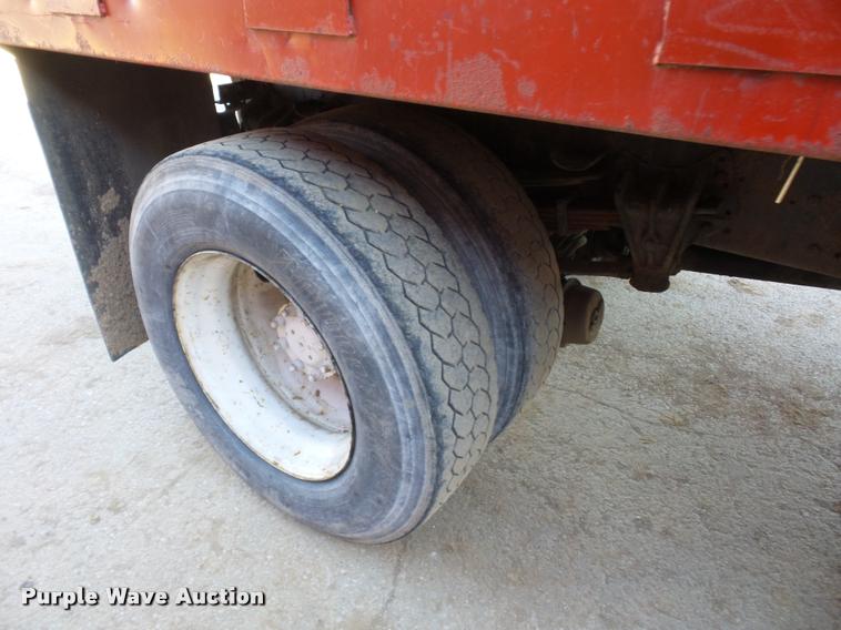 image for item L4586 1994 International 8100 flat dump bed truck