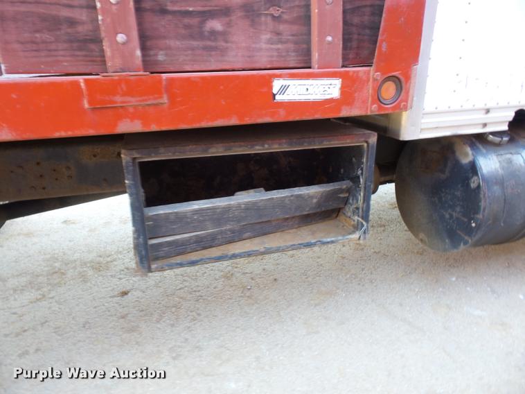 image for item L4586 1994 International 8100 flat dump bed truck