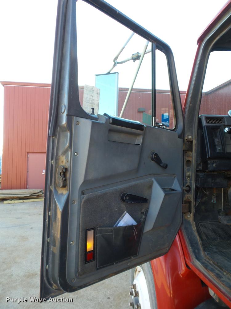 image for item L4586 1994 International 8100 flat dump bed truck