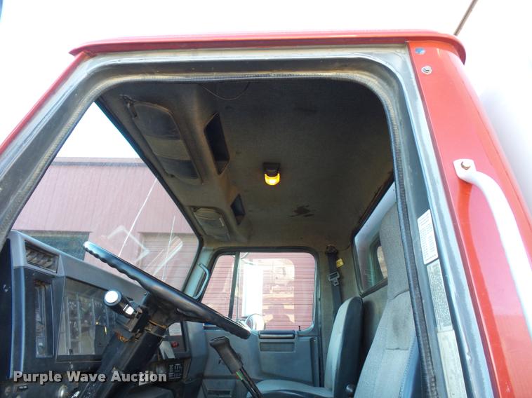 image for item L4586 1994 International 8100 flat dump bed truck