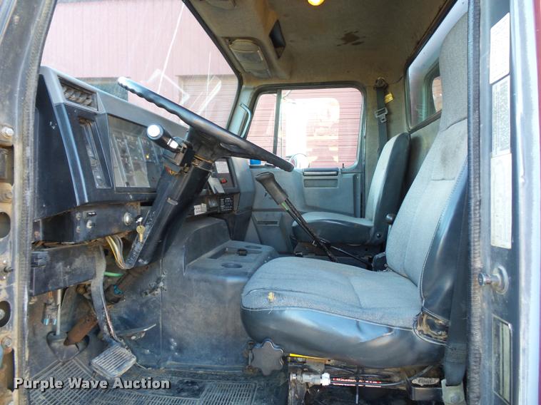image for item L4586 1994 International 8100 flat dump bed truck