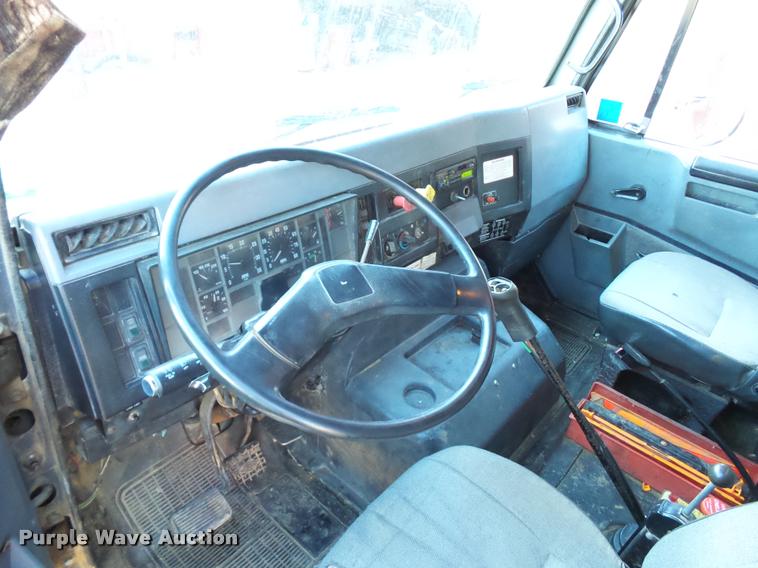 image for item L4586 1994 International 8100 flat dump bed truck