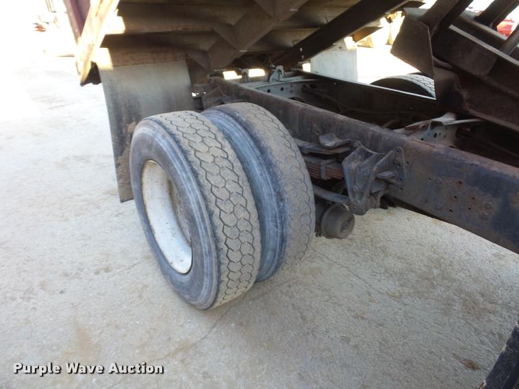 image for item L4586 1994 International 8100 flat dump bed truck