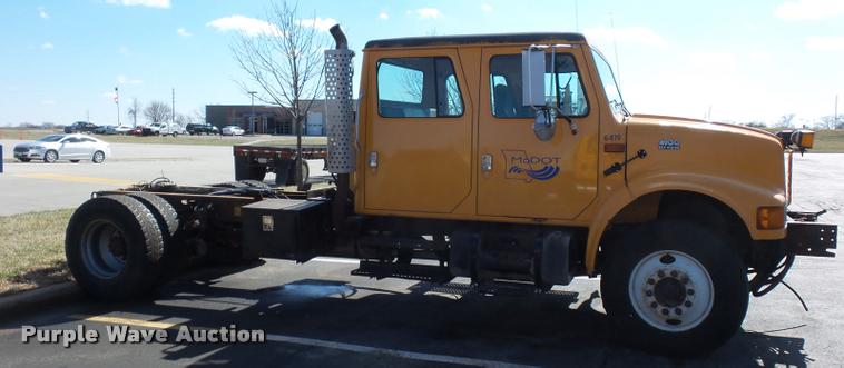 image for item L4645 2001 International 4900 Crew Cab truck cab and chassis