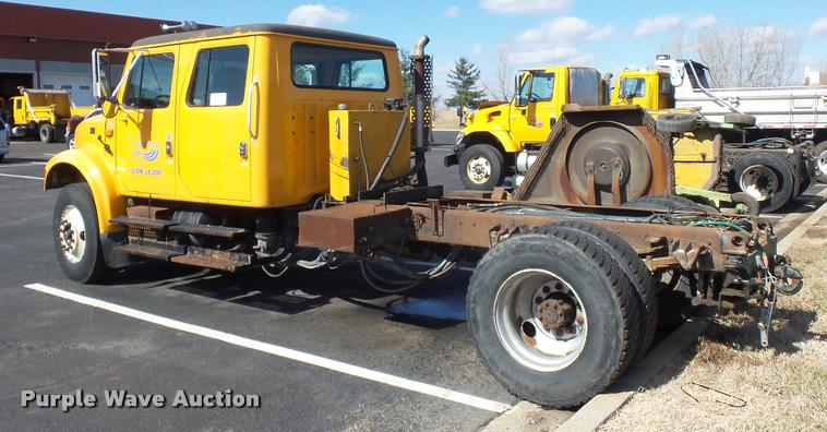 image for item L4645 2001 International 4900 Crew Cab truck cab and chassis