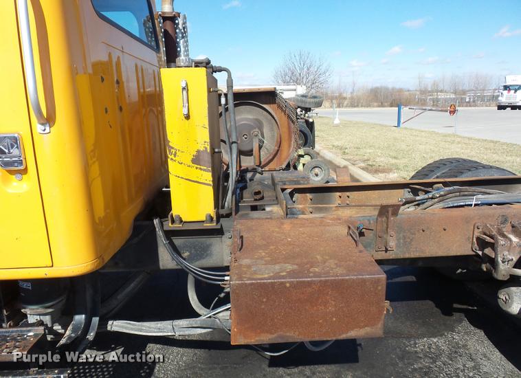 image for item L4645 2001 International 4900 Crew Cab truck cab and chassis