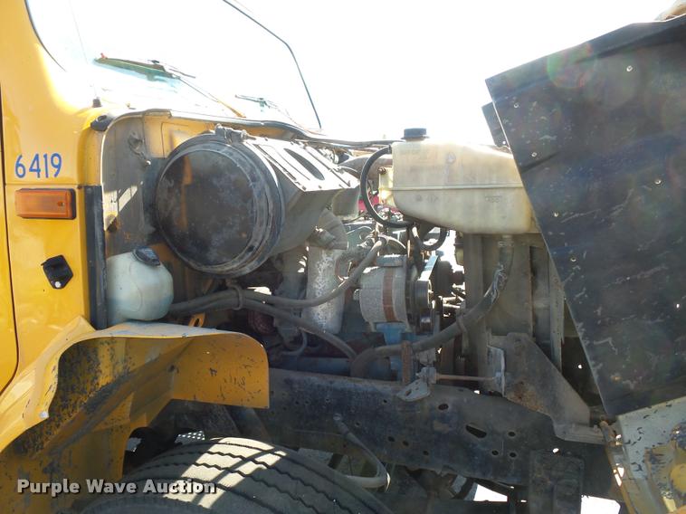 image for item L4645 2001 International 4900 Crew Cab truck cab and chassis