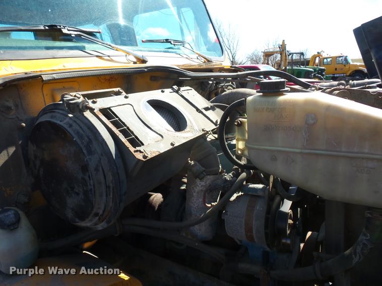 image for item L4645 2001 International 4900 Crew Cab truck cab and chassis