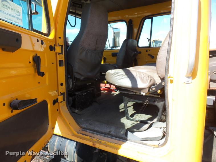 image for item L4645 2001 International 4900 Crew Cab truck cab and chassis