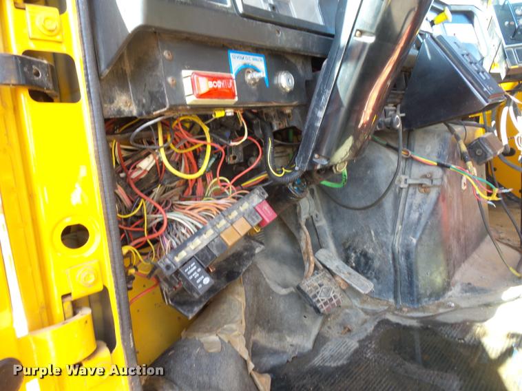 image for item L4645 2001 International 4900 Crew Cab truck cab and chassis