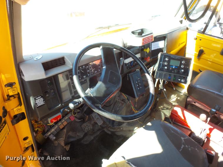 image for item L4645 2001 International 4900 Crew Cab truck cab and chassis