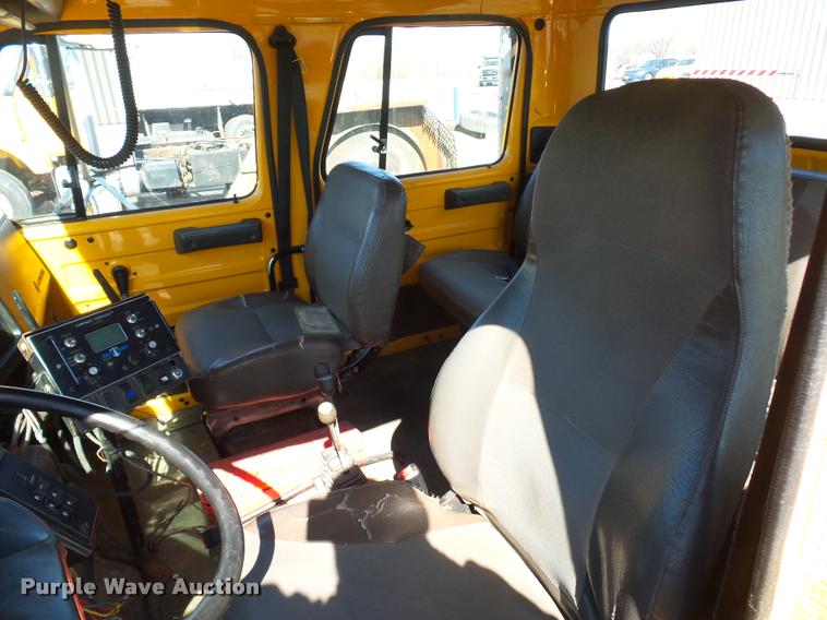 image for item L4645 2001 International 4900 Crew Cab truck cab and chassis