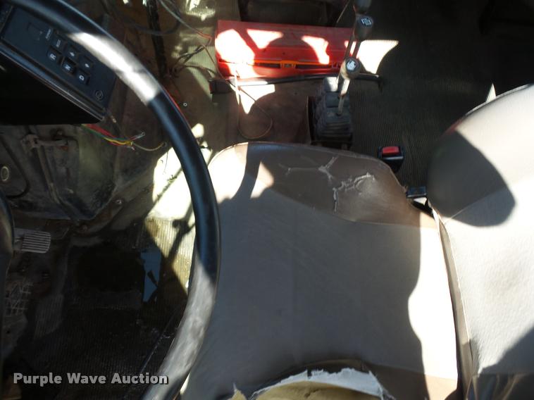 image for item L4645 2001 International 4900 Crew Cab truck cab and chassis