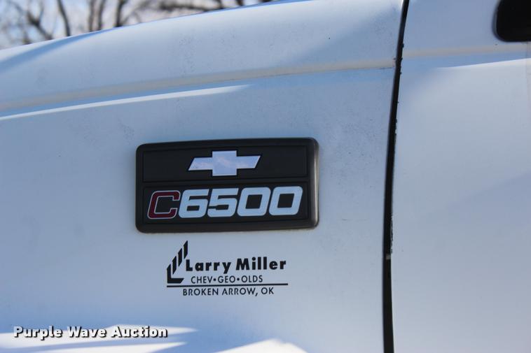 image for item L4948 1998 Chevrolet Kodiak C6500 flatbed truck