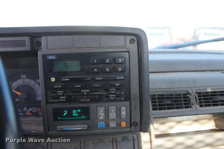 image for item L4948 1998 Chevrolet Kodiak C6500 flatbed truck