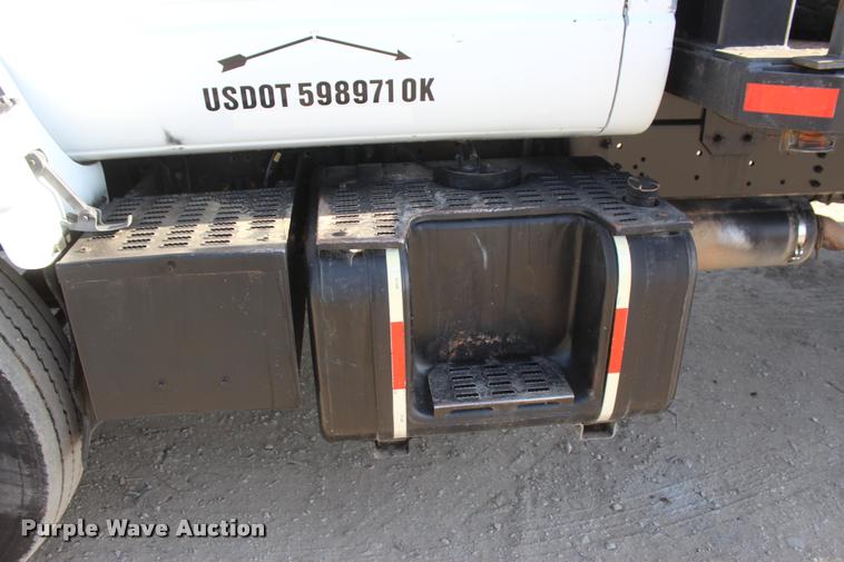 image for item L4948 1998 Chevrolet Kodiak C6500 flatbed truck