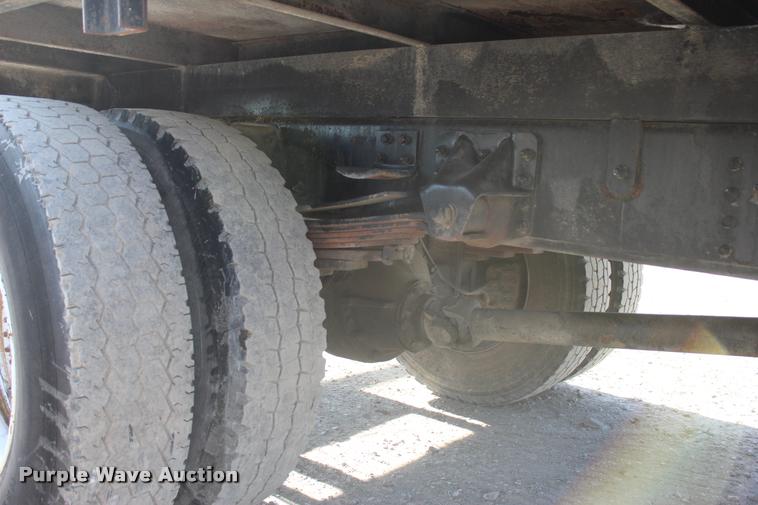 image for item L4948 1998 Chevrolet Kodiak C6500 flatbed truck