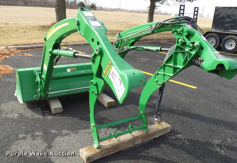 image for item L7243 John Deere 300CX loader
